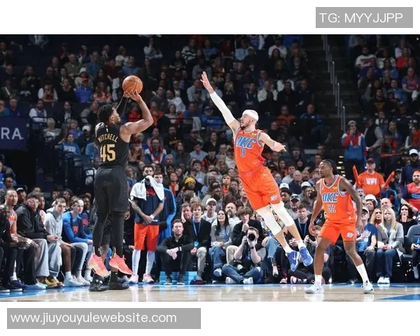 米切尔短暂出场表现平平18分钟内仅得7分助攻两次